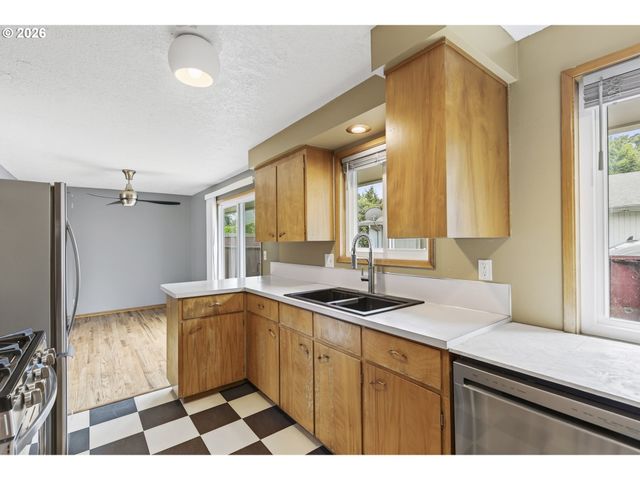 3210 Se SHERRETT St, Milwaukie, OR 97222