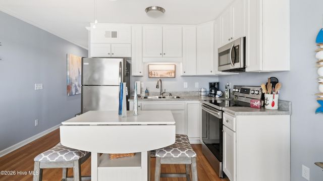 650 Cedar Point Boulevard B14, Cedar Point, NC 28584