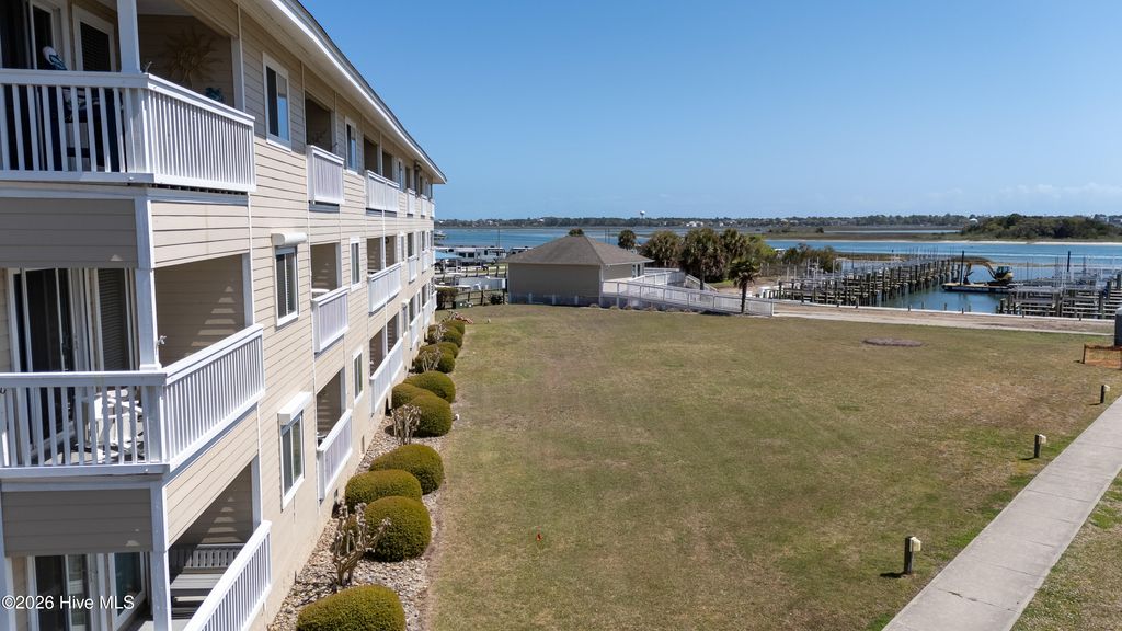650 Cedar Point Boulevard B14, Cedar Point, NC 28584