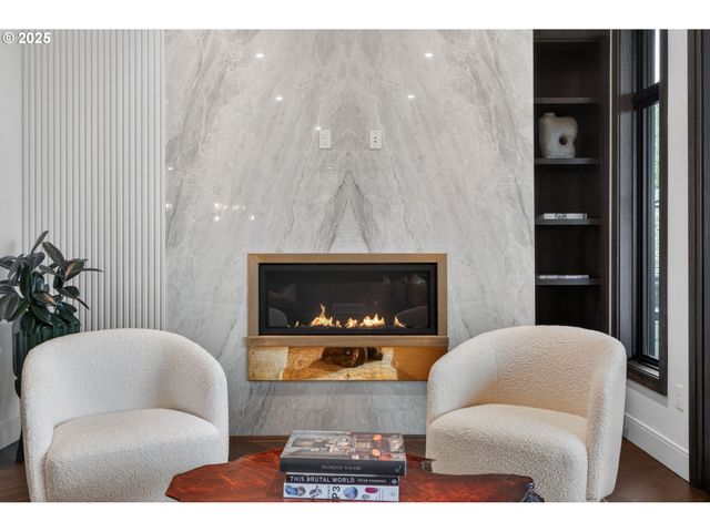 21 D Ave 2, Lake Oswego, OR 97034