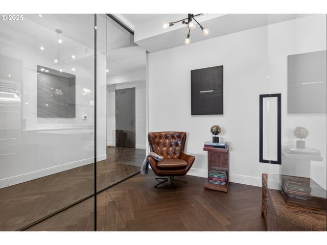 21 D Ave 2, Lake Oswego, OR 97034