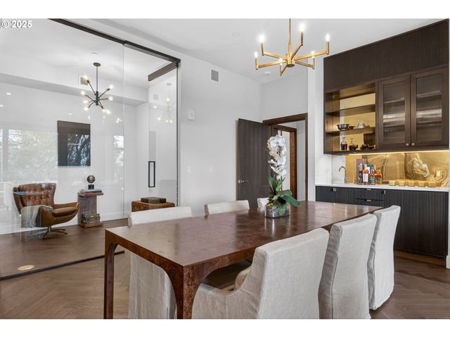 21 D Ave 2, Lake Oswego, OR 97034