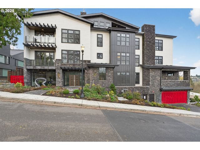 21 D Ave 2, Lake Oswego, OR 97034