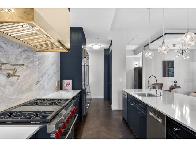 21 D Ave 2, Lake Oswego, OR 97034