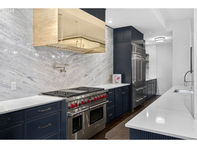 21 D Ave 2, Lake Oswego, OR 97034