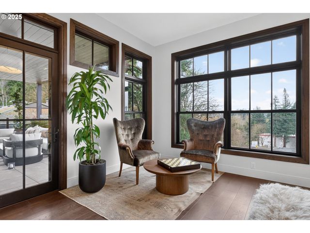 21 D Ave 2, Lake Oswego, OR 97034