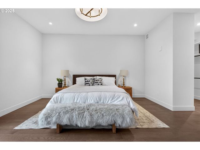 21 D Ave 2, Lake Oswego, OR 97034