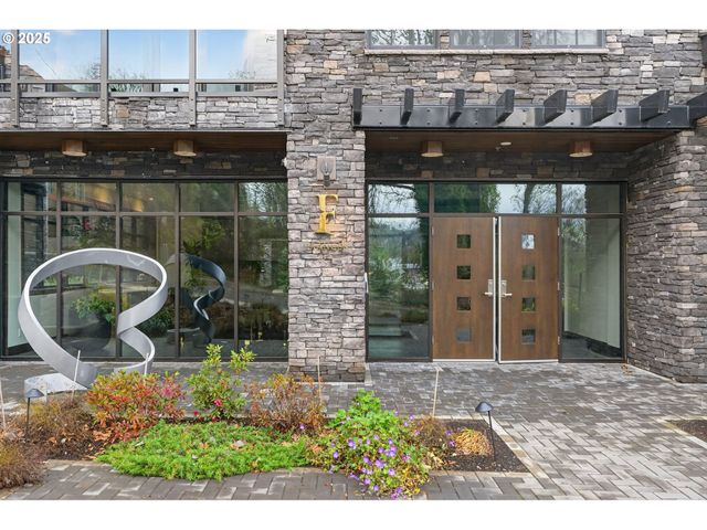 21 D Ave 2, Lake Oswego, OR 97034