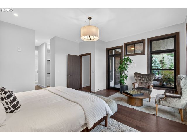 21 D Ave 2, Lake Oswego, OR 97034