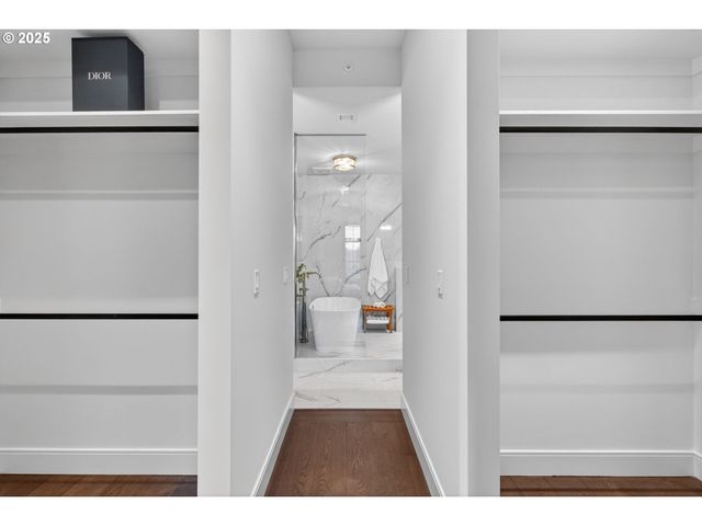 21 D Ave 2, Lake Oswego, OR 97034