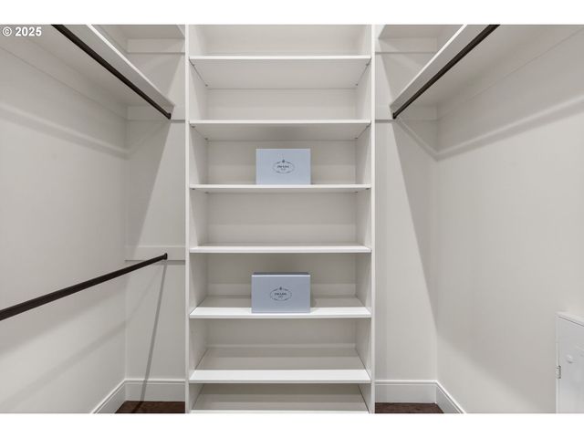 21 D Ave 2, Lake Oswego, OR 97034