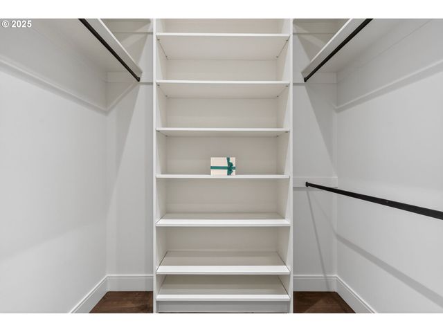 21 D Ave 2, Lake Oswego, OR 97034