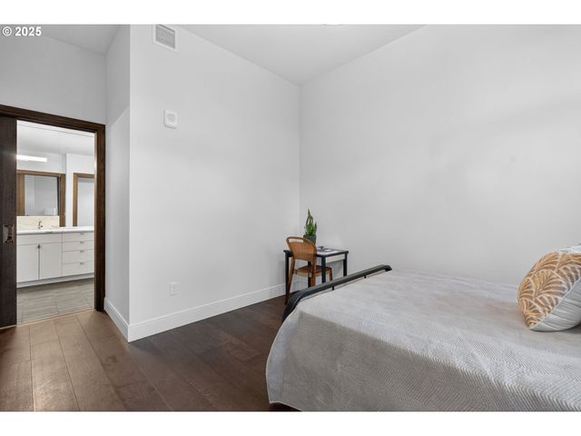 21 D Ave 2, Lake Oswego, OR 97034