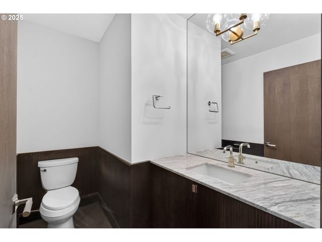 21 D Ave 2, Lake Oswego, OR 97034