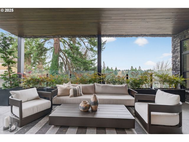 21 D Ave 2, Lake Oswego, OR 97034