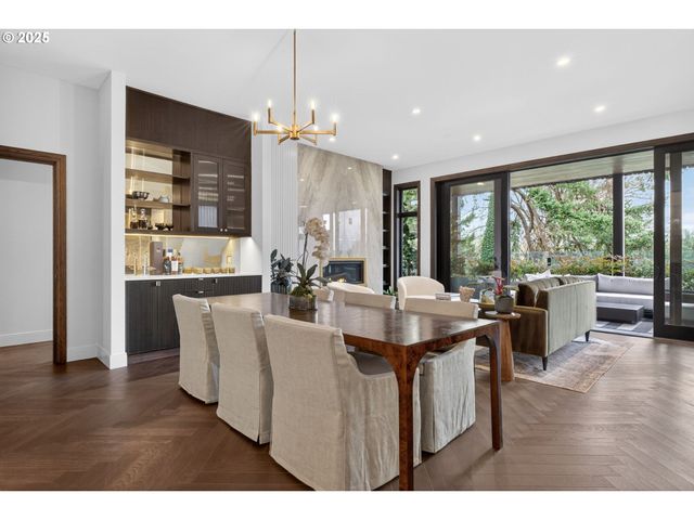 21 D Ave 2, Lake Oswego, OR 97034