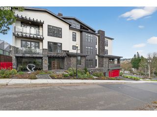 21 D Ave 2, Lake Oswego, OR 97034