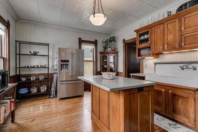 327 W MAIN STREET, Hortonville, WI 54944