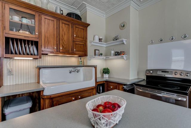 327 W MAIN STREET, Hortonville, WI 54944