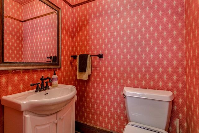 327 W MAIN STREET, Hortonville, WI 54944