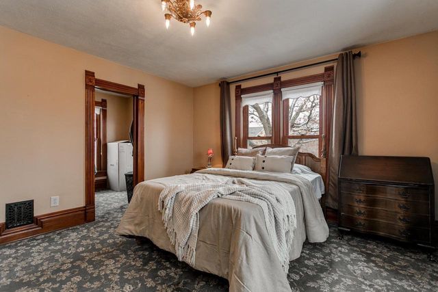 327 W MAIN STREET, Hortonville, WI 54944