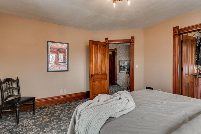 327 W MAIN STREET, Hortonville, WI 54944