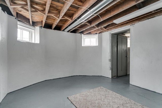 327 W MAIN STREET, Hortonville, WI 54944