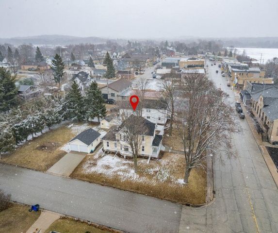 327 W MAIN STREET, Hortonville, WI 54944