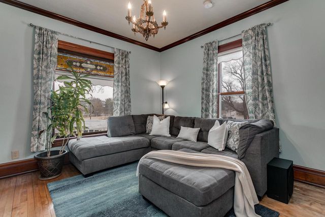 327 W MAIN STREET, Hortonville, WI 54944