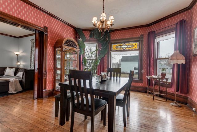 327 W MAIN STREET, Hortonville, WI 54944