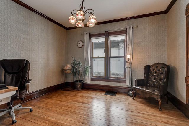 327 W MAIN STREET, Hortonville, WI 54944