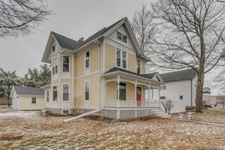 327 W MAIN STREET, Hortonville, WI 54944