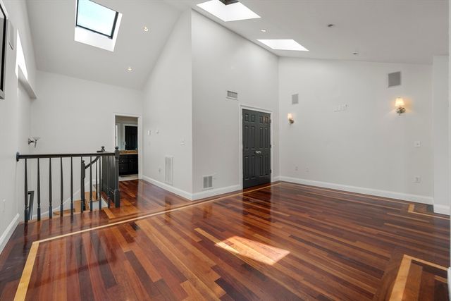 651 E 3rd Street 2, Boston, MA 02127