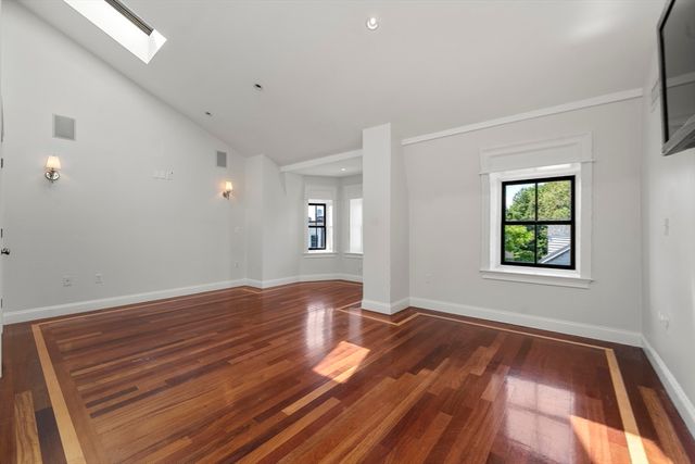 651 E 3rd Street 2, Boston, MA 02127