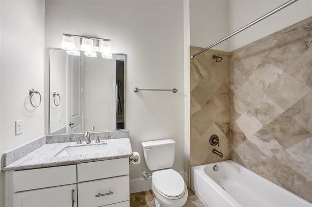 5526 Darling Street C, Houston, TX 77007
