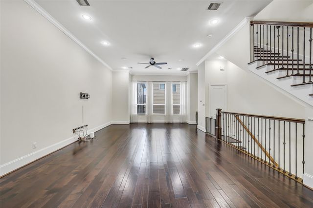 5526 Darling Street C, Houston, TX 77007