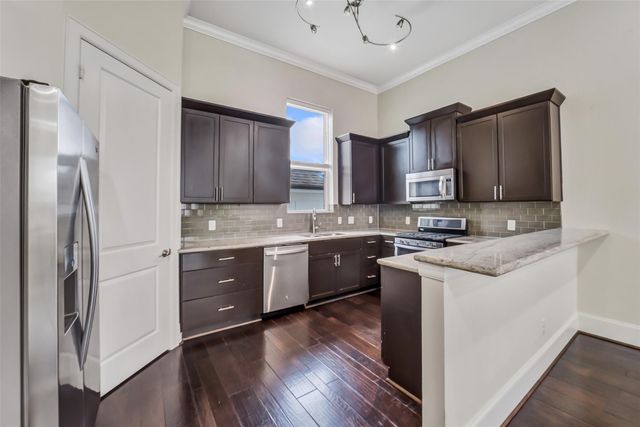 5526 Darling Street C, Houston, TX 77007