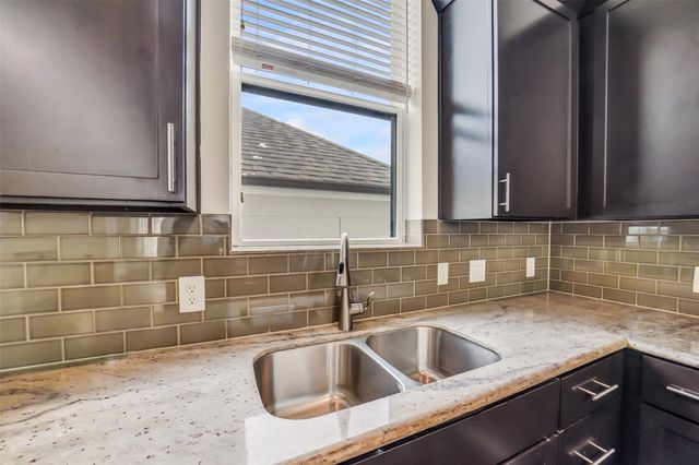 5526 Darling Street C, Houston, TX 77007