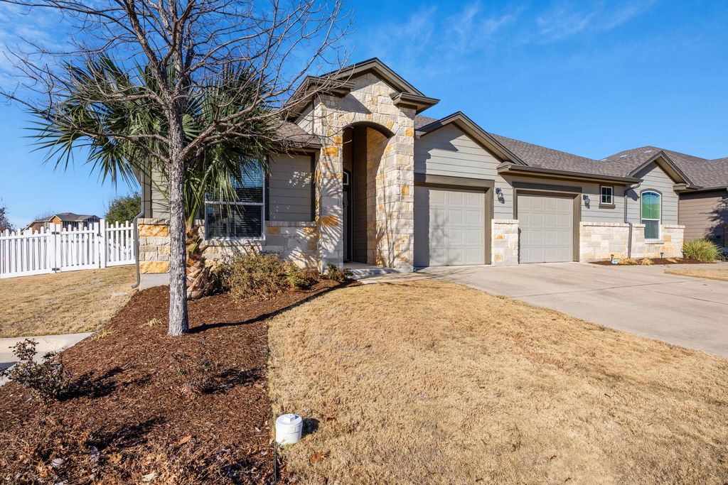 1701 Logan DR 32, Round Rock, TX 78664
