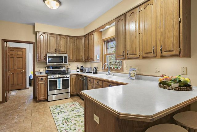 1606 Chadsworth Drive, Sun Prairie, WI 53590