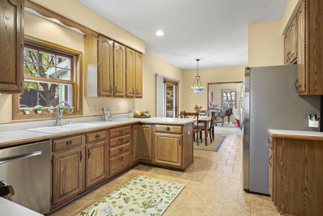 1606 Chadsworth Drive, Sun Prairie, WI 53590