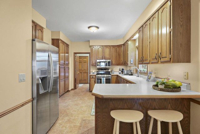 1606 Chadsworth Drive, Sun Prairie, WI 53590