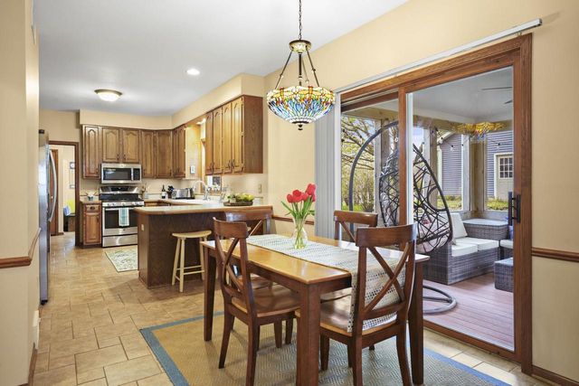 1606 Chadsworth Drive, Sun Prairie, WI 53590