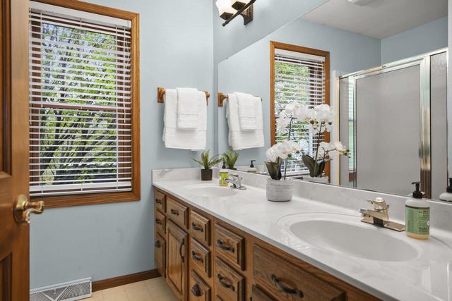 1606 Chadsworth Drive, Sun Prairie, WI 53590