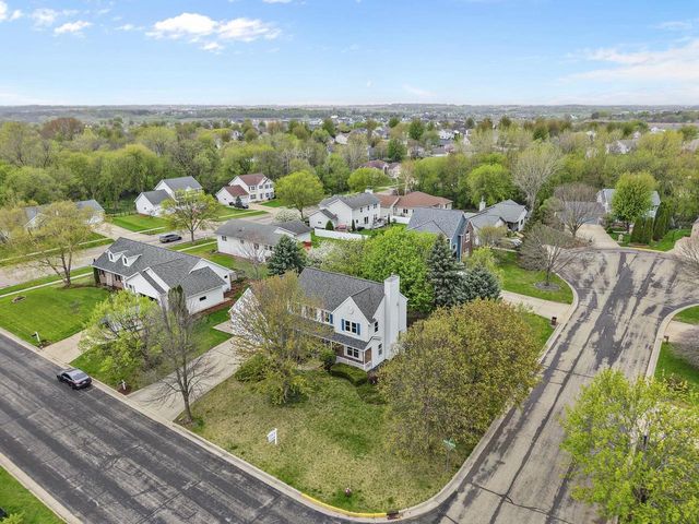 1606 Chadsworth Drive, Sun Prairie, WI 53590