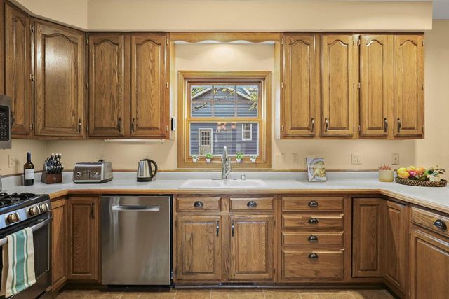 1606 Chadsworth Drive, Sun Prairie, WI 53590