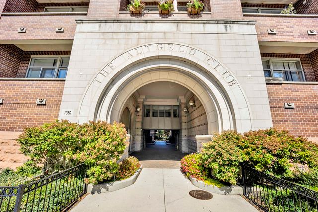 1350 W Fullerton Avenue 405, Chicago, IL 60614