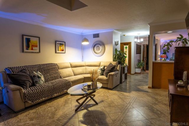 2767 Lancha St, San Diego, CA 92111