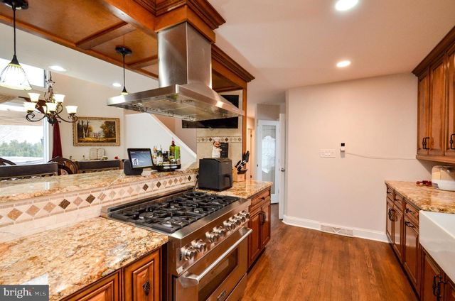 5061 WENDI DR W, Zionsville, PA 18092