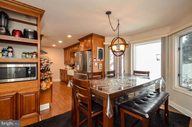 5061 WENDI DR W, Zionsville, PA 18092